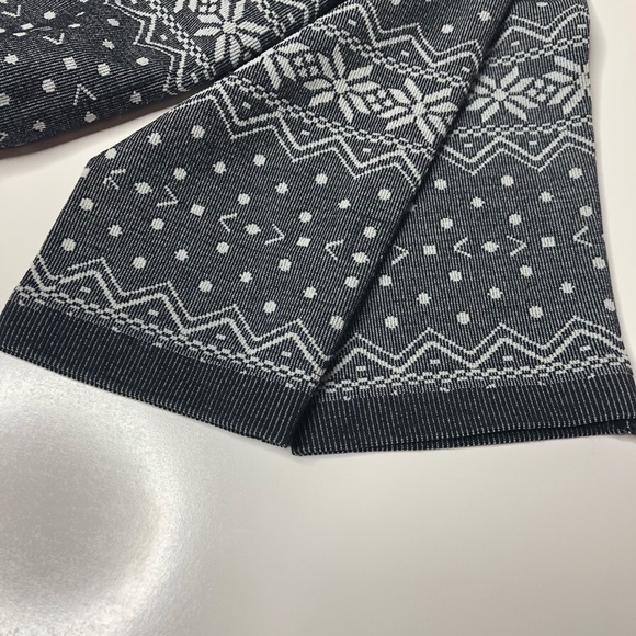 Ardene Holiday Snowy Patterned Black & White Stretchy Leggings Tights Pants - Picture 4 of 5